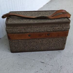 Hartman train travel case 